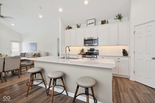 6044 Medina Spirit Drive, Indianapolis, IN 46237