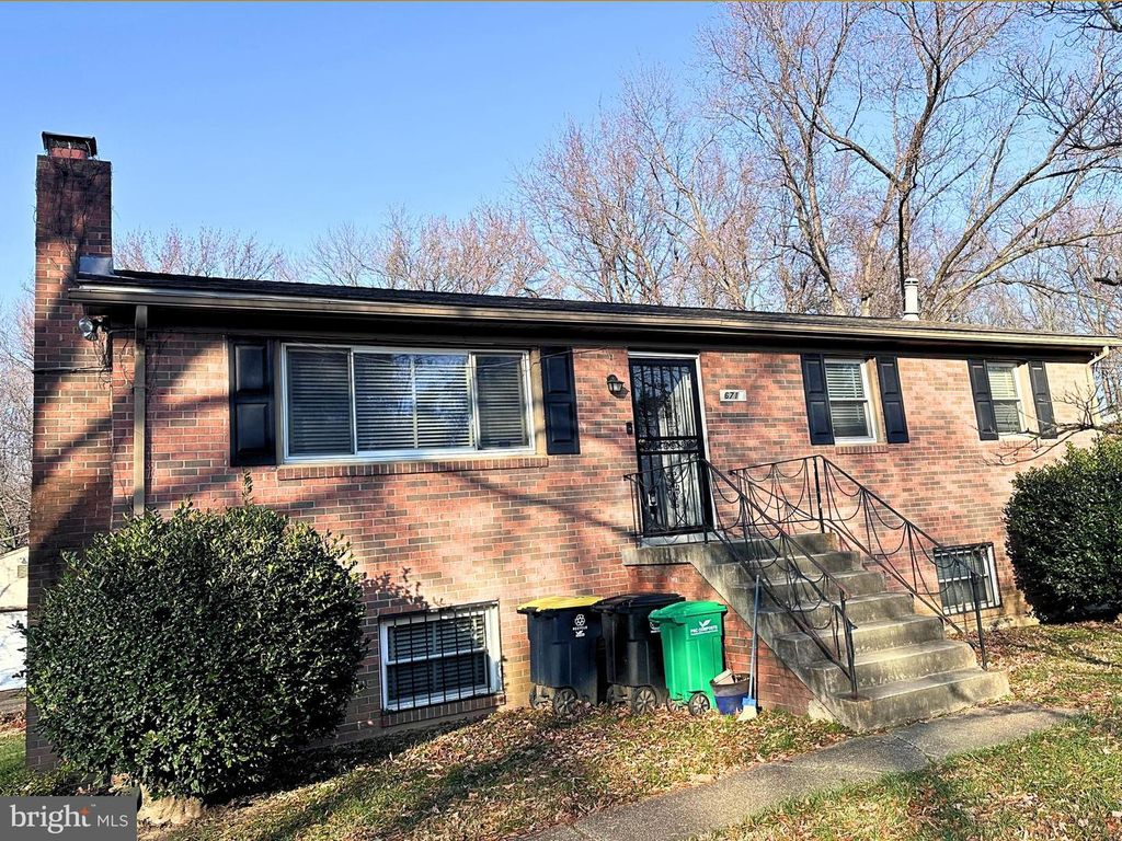 6710 MCKELDIN DR, Suitland, MD 20746