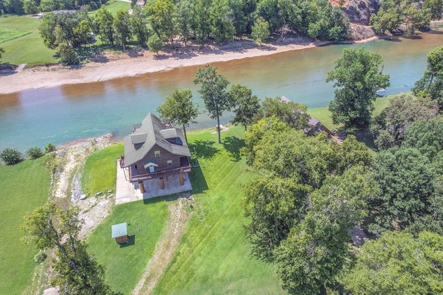 1901 River Valley Road, Doniphan, MO 63935