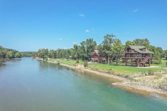 1901 River Valley Road, Doniphan, MO 63935