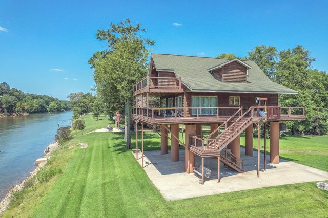 1901 River Valley Road, Doniphan, MO 63935
