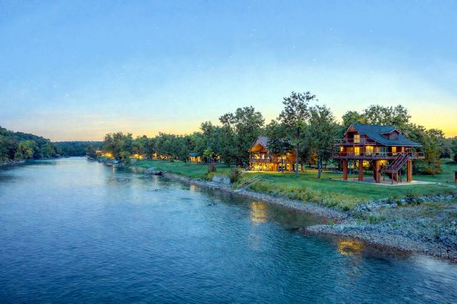 1901 River Valley Road, Doniphan, MO 63935