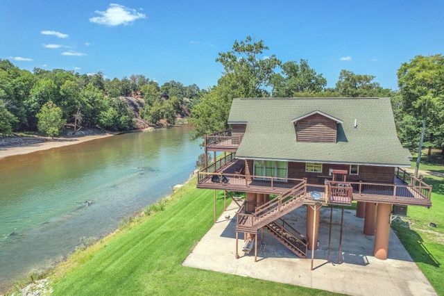 1901 River Valley Road, Doniphan, MO 63935