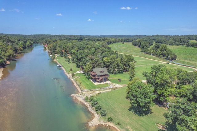 1901 River Valley Road, Doniphan, MO 63935