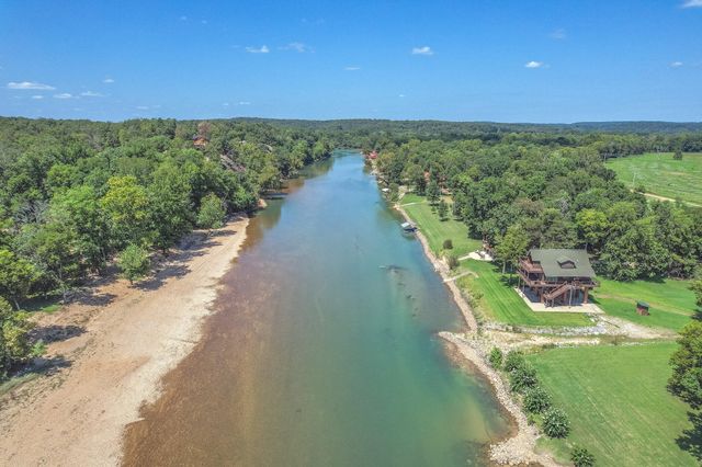 1901 River Valley Road, Doniphan, MO 63935