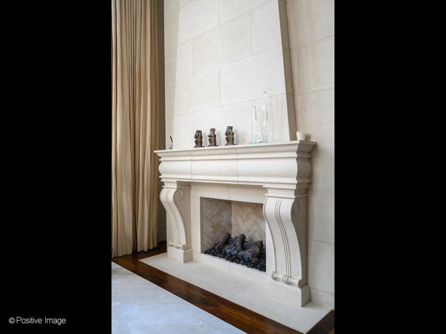 3026 N Lake Shore Drive, Chicago, IL 60657