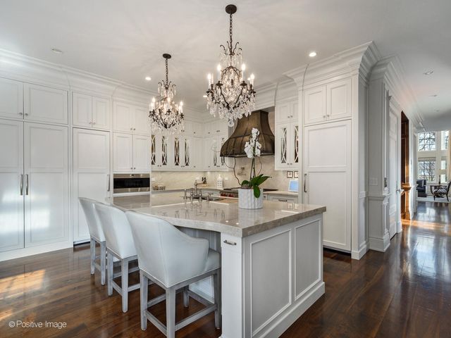 3026 N Lake Shore Drive, Chicago, IL 60657