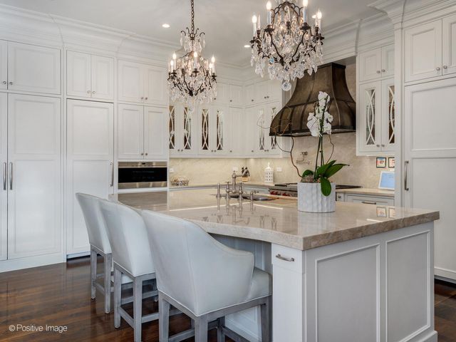 3026 N Lake Shore Drive, Chicago, IL 60657