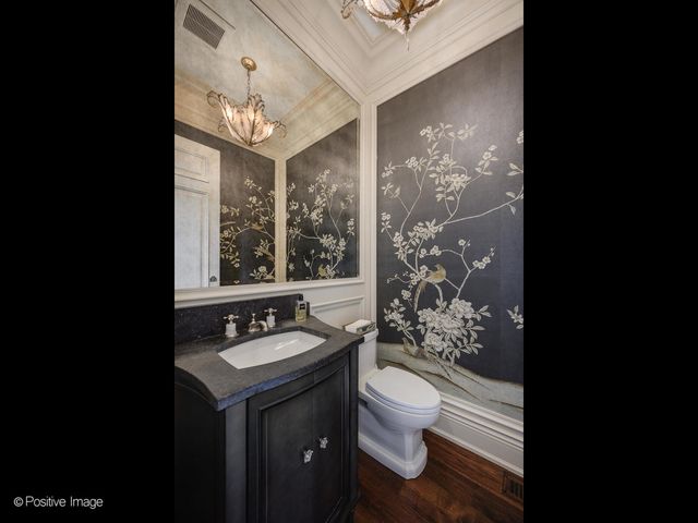 3026 N Lake Shore Drive, Chicago, IL 60657
