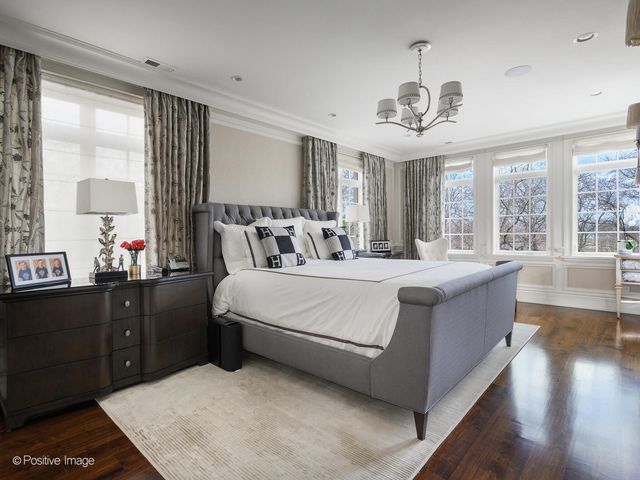 3026 N Lake Shore Drive, Chicago, IL 60657