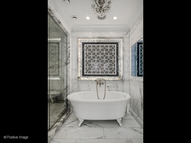 3026 N Lake Shore Drive, Chicago, IL 60657