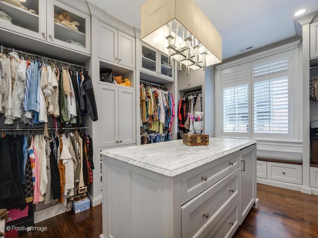3026 N Lake Shore Drive, Chicago, IL 60657