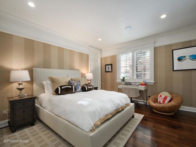 3026 N Lake Shore Drive, Chicago, IL 60657