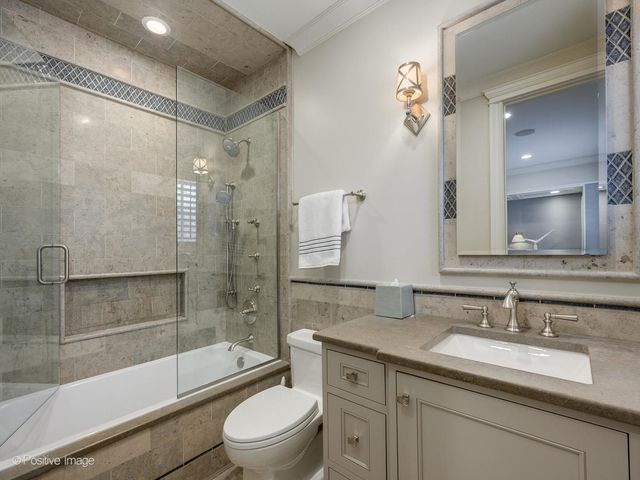 3026 N Lake Shore Drive, Chicago, IL 60657