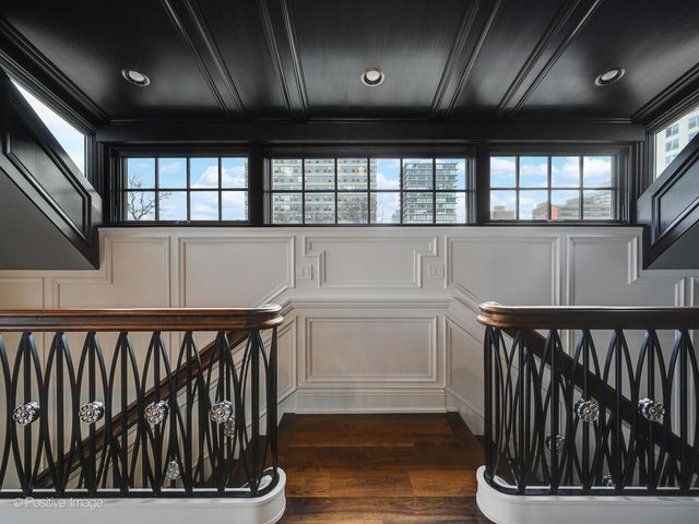 3026 N Lake Shore Drive, Chicago, IL 60657