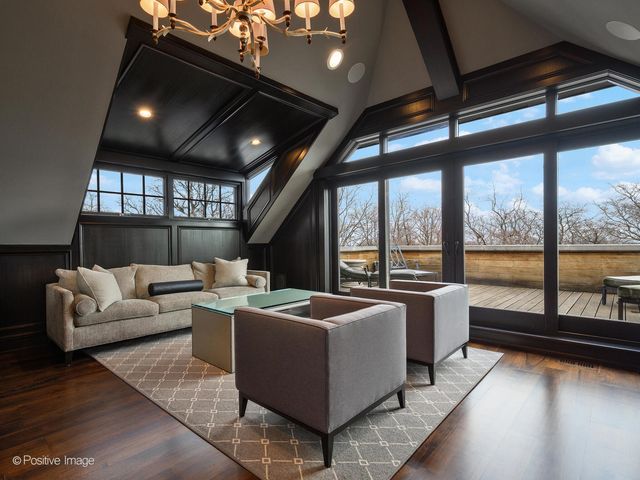 3026 N Lake Shore Drive, Chicago, IL 60657