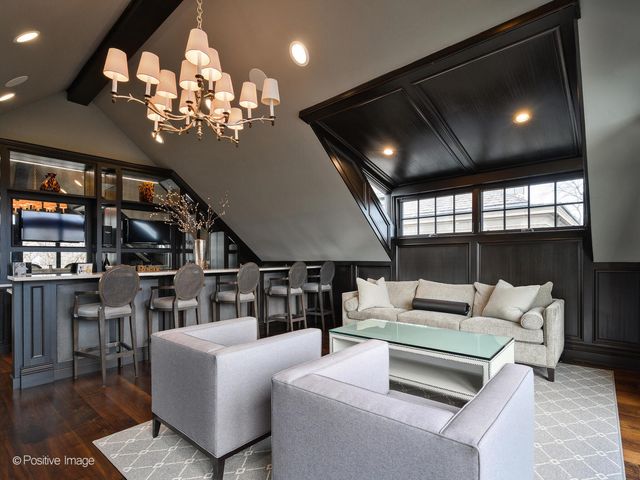 3026 N Lake Shore Drive, Chicago, IL 60657