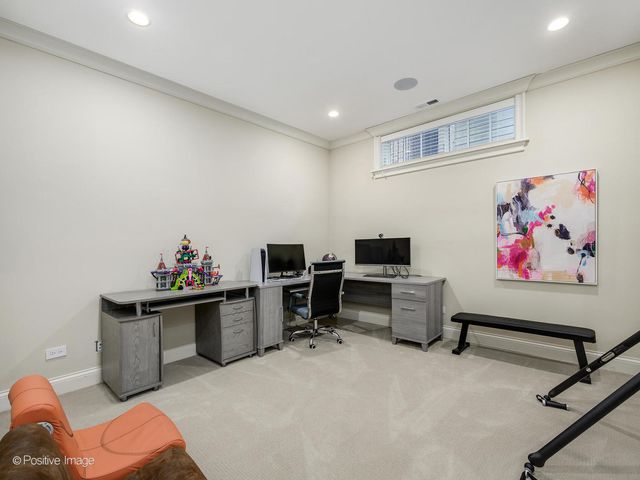 3026 N Lake Shore Drive, Chicago, IL 60657