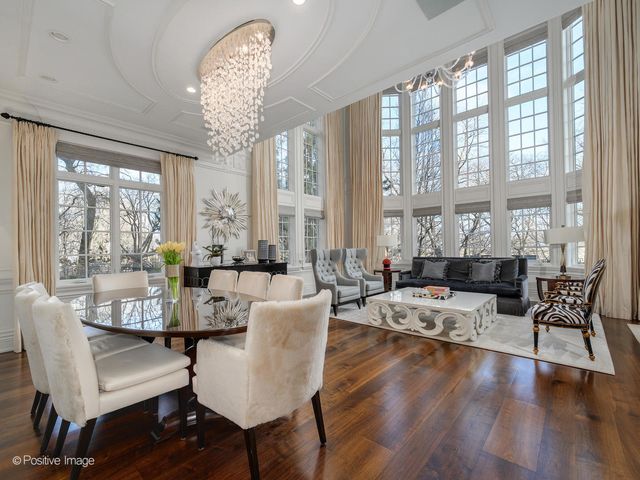 3026 N Lake Shore Drive, Chicago, IL 60657