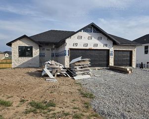675 W Castor Loop, Nixa, MO 65714