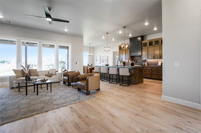 21670 E 112th Place S, Broken Arrow, OK 74014