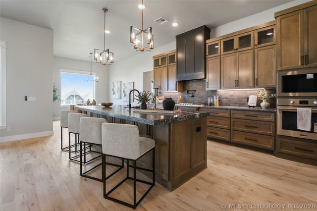 21670 E 112th Place S, Broken Arrow, OK 74014