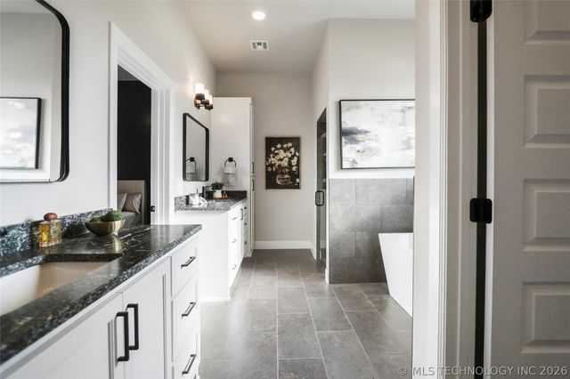 21670 E 112th Place S, Broken Arrow, OK 74014