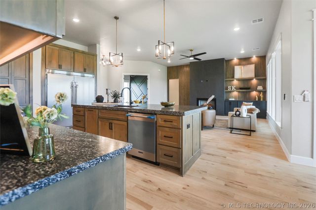21670 E 112th Place S, Broken Arrow, OK 74014