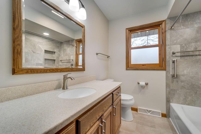 N81W14117 Titan COURT, Menomonee Falls, WI 53051