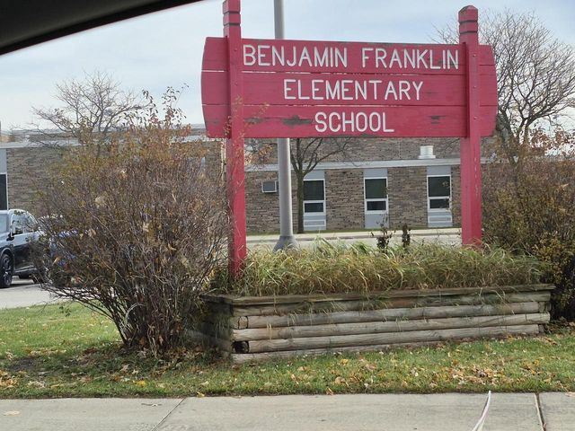 N81W14117 Titan COURT, Menomonee Falls, WI 53051