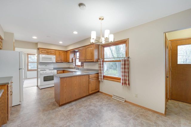 N81W14117 Titan COURT, Menomonee Falls, WI 53051
