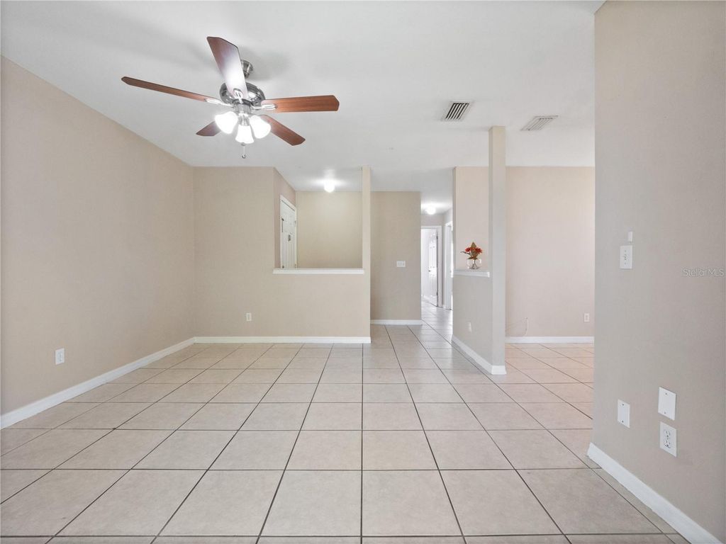 Image 4 of property listing at 4403 HECTOR COURT 3, Orlando, FL 32822