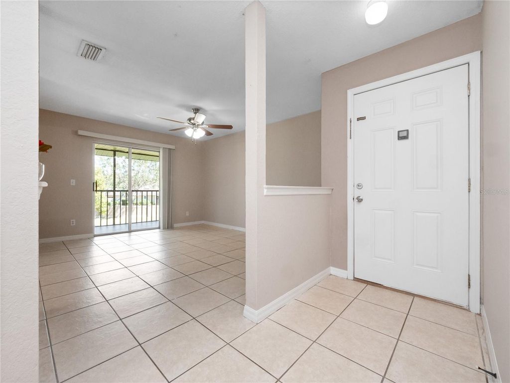 Image 7 of property listing at 4403 HECTOR COURT 3, Orlando, FL 32822