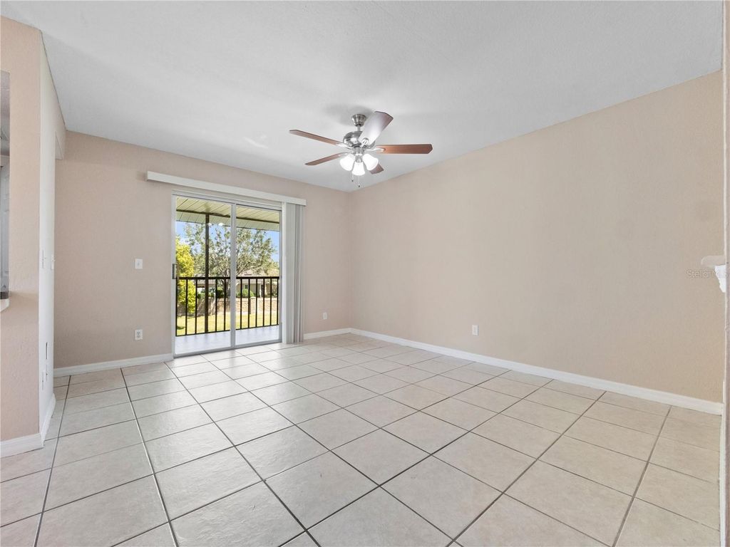 Image 8 of property listing at 4403 HECTOR COURT 3, Orlando, FL 32822