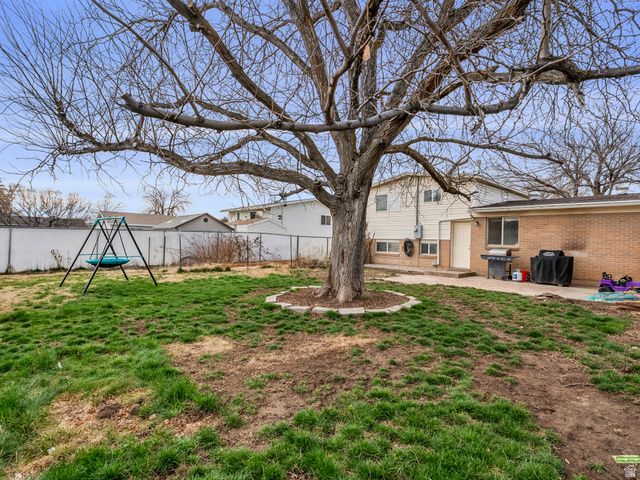 1419 S MARILYN DR, Syracuse, UT 84075