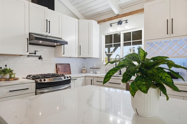 20066 Dawn Ridge Dr, Jackson, CA 95642