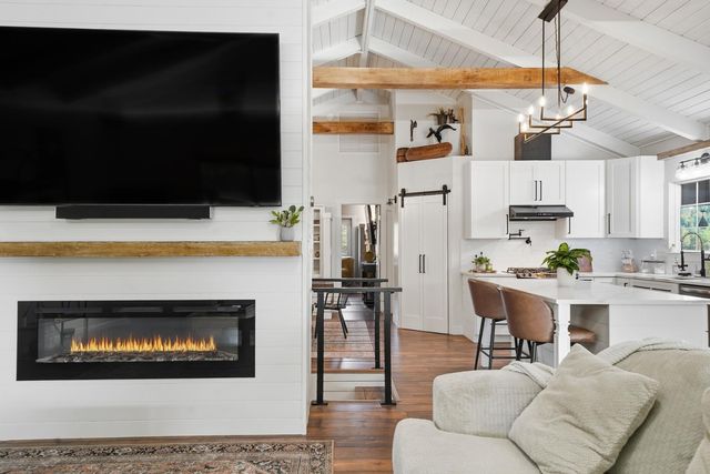 20066 Dawn Ridge Dr, Jackson, CA 95642