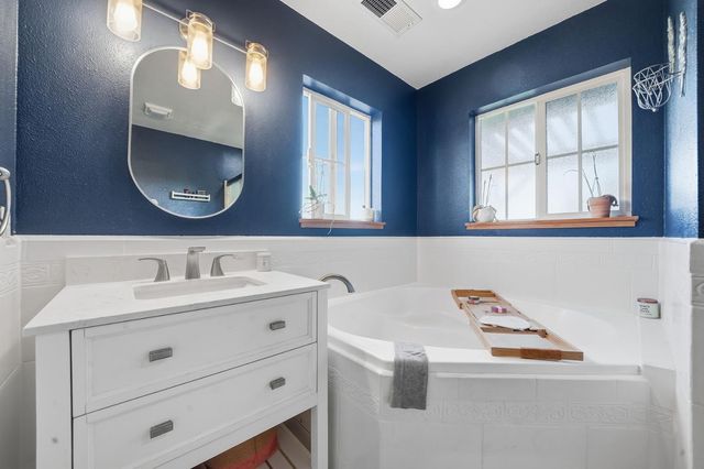 20066 Dawn Ridge Dr, Jackson, CA 95642