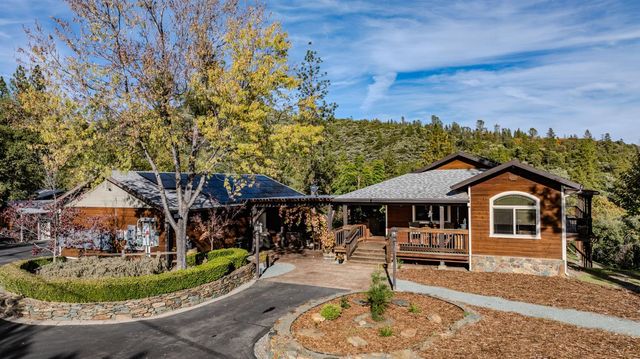 20066 Dawn Ridge Dr, Jackson, CA 95642