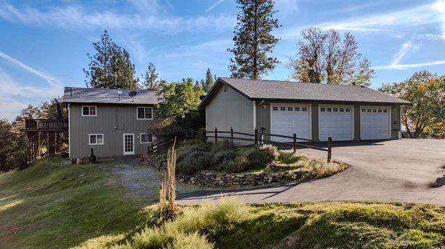 20066 Dawn Ridge Dr, Jackson, CA 95642