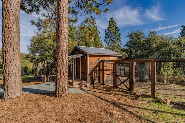 20066 Dawn Ridge Dr, Jackson, CA 95642