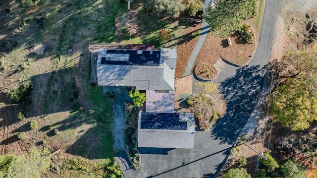 20066 Dawn Ridge Dr, Jackson, CA 95642