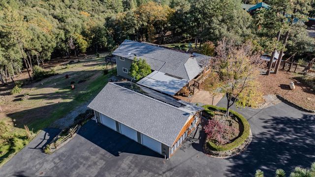 20066 Dawn Ridge Dr, Jackson, CA 95642