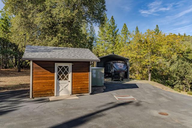 20066 Dawn Ridge Dr, Jackson, CA 95642