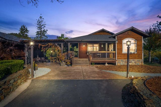 20066 Dawn Ridge Dr, Jackson, CA 95642