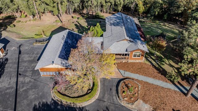 20066 Dawn Ridge Dr, Jackson, CA 95642