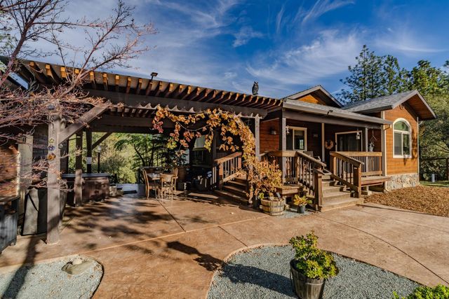 20066 Dawn Ridge Dr, Jackson, CA 95642