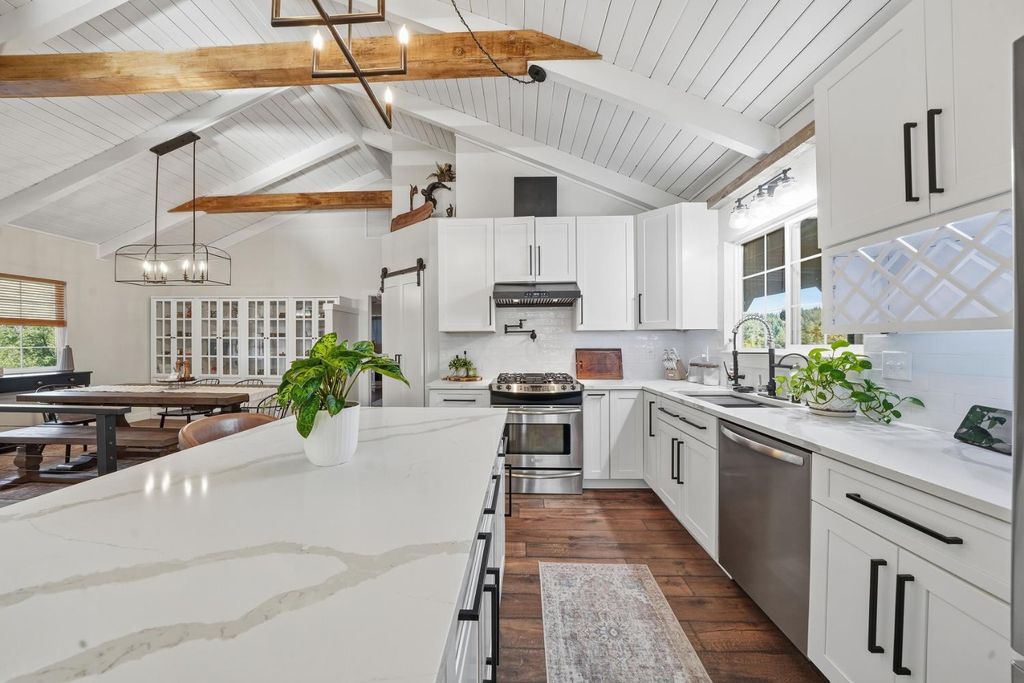 20066 Dawn Ridge Dr, Jackson, CA 95642