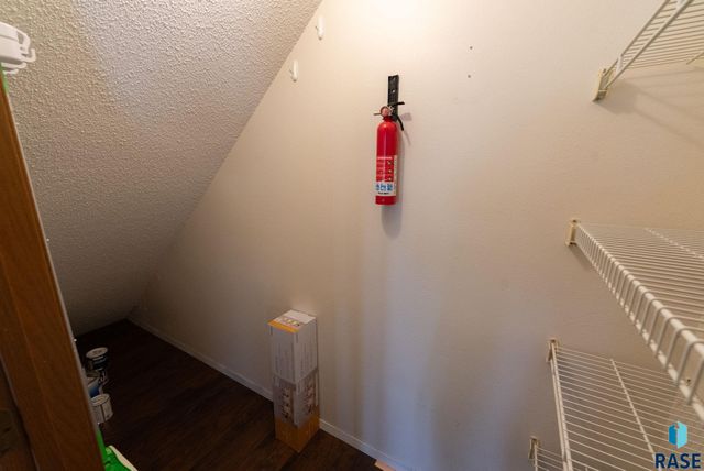 1000 S Bridgeport Pl Place, Sioux Falls, SD 57106