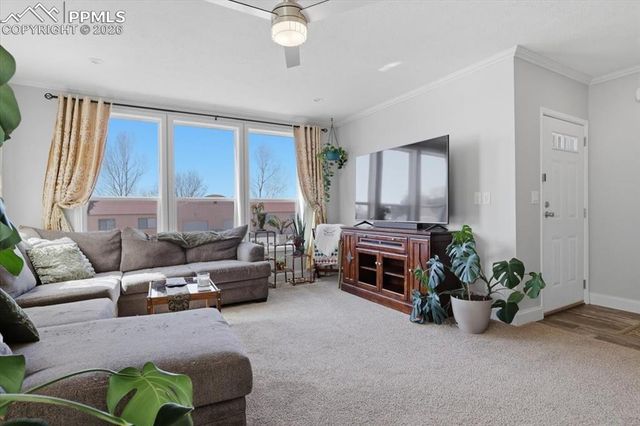 279 W Acorn Drive, Pueblo, CO 81007